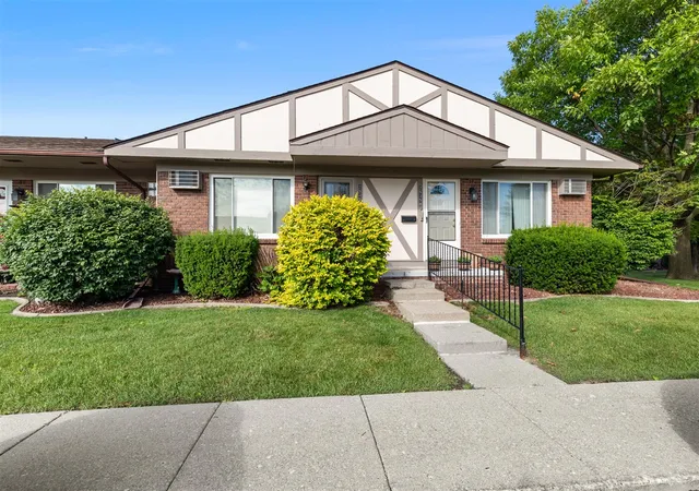 Photo 1 of Condo for sale at 25352 Potomac Dr #7, South Lyon, MI 48178 | MLS# 70542905 | Listing updated on 2026-09-03