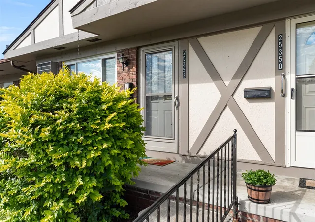 Photo 2 of Condo for sale at 25352 Potomac Dr #7, South Lyon, MI 48178 | MLS# 70542905 | Listing updated on 2026-09-03