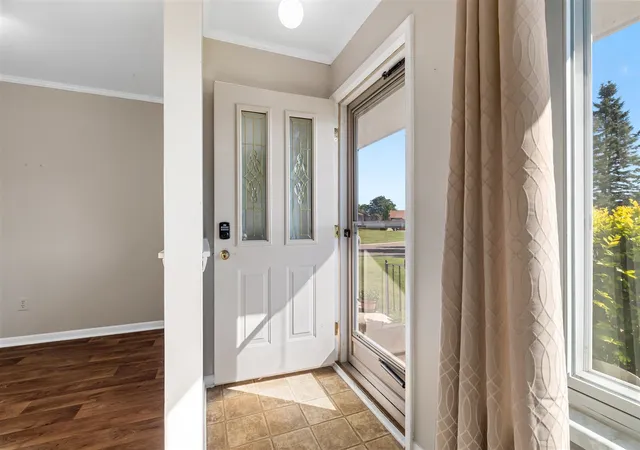 Listing Photo 4 - Condo for sale in building located at 25352 Potomac Dr, South Lyon, MI 48178 - Unit #7