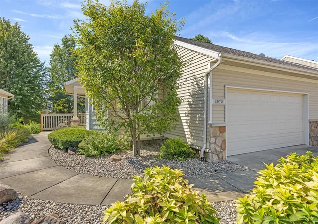 Listing Photo 3 - Condo for sale in building located at 2972 Edgestone Dr, Hudsonville, MI 49426 - Unit #19