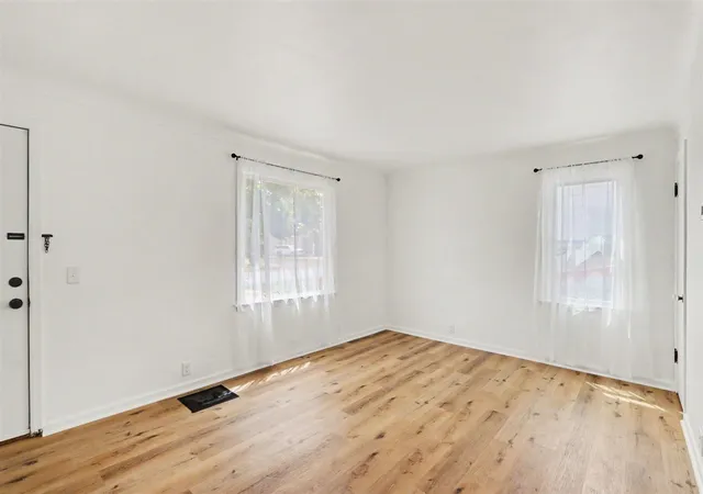 Photo 4 of Sale Pending at 830 Edison St, Kalamazoo, MI 49004 | MLS# 70542902 | Listing updated on 2026-08-31
