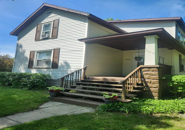 Homes for sale in Essexville, MI | 1006 Main St, Essexville, MI 48732 | MLS# 50209362