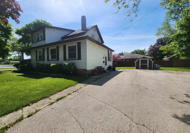 Homes for sale in Essexville, MI | 1006 Main St, Essexville, MI 48732 | MLS# 50209362