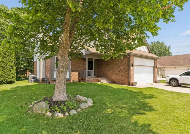 Photo 2 of Sale Pending at 34347 Lillian Rd, Chesterfield, MI 48047 | MLS# 50215870 | Listing updated on 2026-07-30