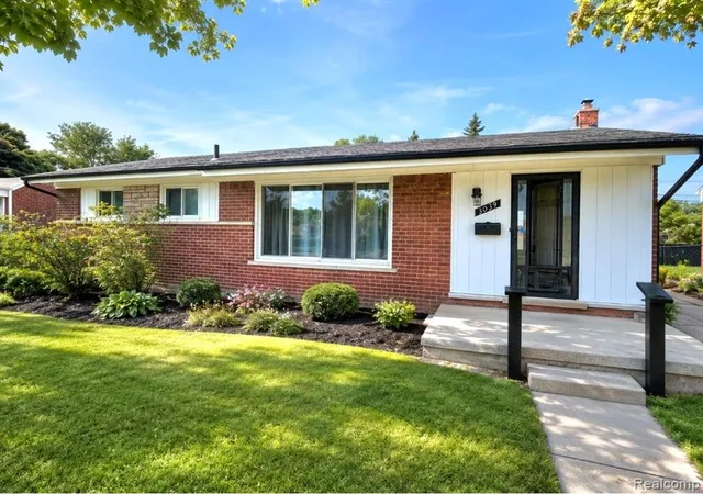 1st image of 3039 Pearl Ave, Warren, MI 48091 2329 | MLS# 61004819