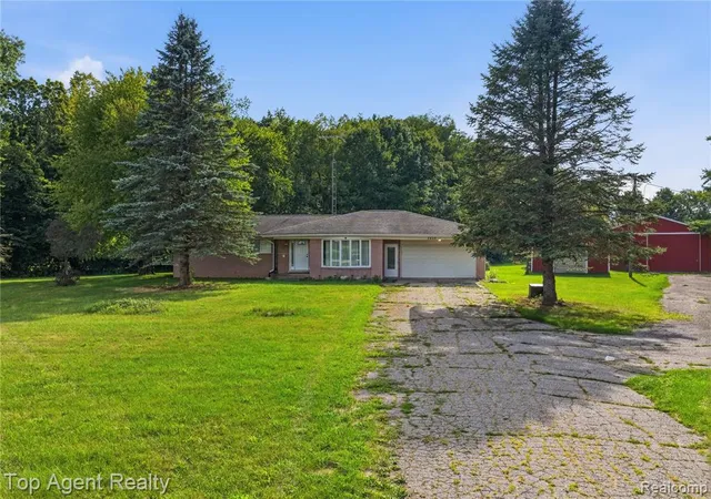 Photo 3 of Sale Pending at 2830 S Van Dyke Rd, Imlay City, MI 48444 9730 | MLS# 61025116 | Listing updated on 2026-09-18