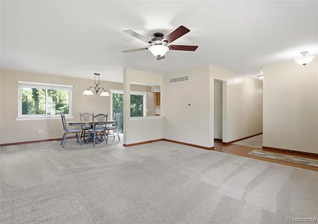 2nd image of 1071 Meadowlark Dr, Waterford, MI 48327 2954 | MLS# 61022906