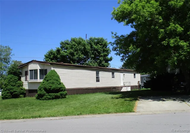Homes for sale in Lapeer, MI | 108 Deer Run, Lapeer, MI 48446 | MLS# 60997018