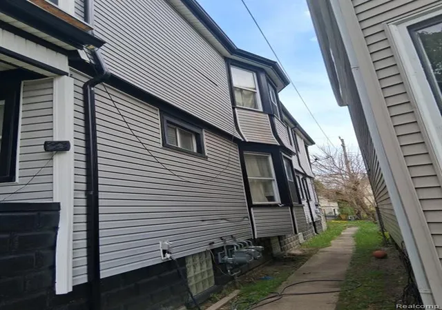 2nd image of 2460 Canton St, Detroit, MI 48207 | MLS# 60992668