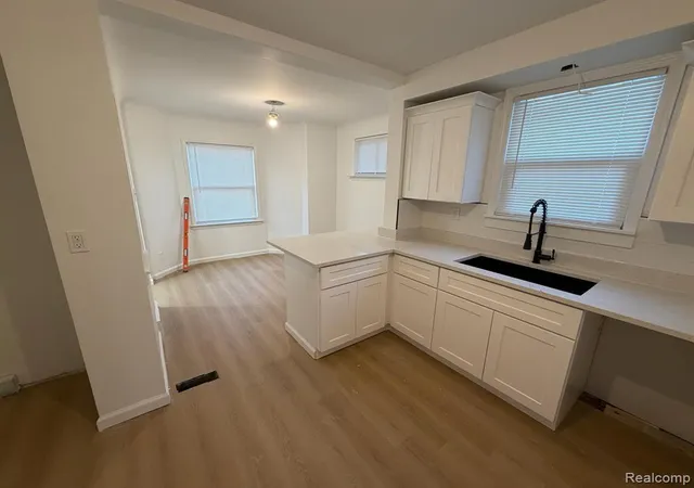 1st image of 9869 Yorkshire Rd, Detroit, MI 48224 1930 | MLS# 61023831