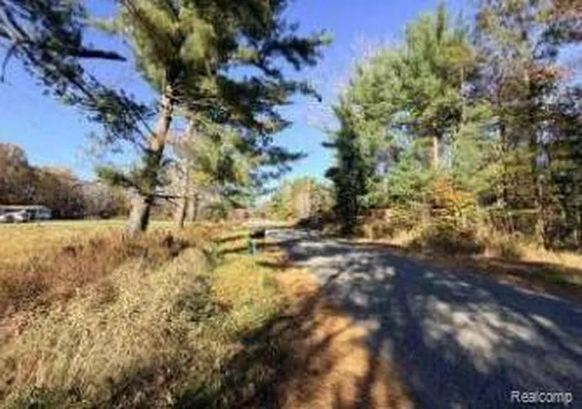 Homes for sale in Montrose, MI | 13620 East Rd, Montrose, MI 48457 | MLS# 60978932