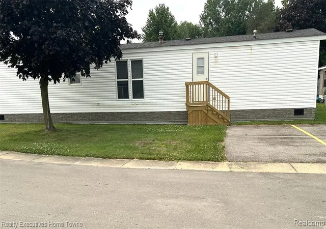 4th image of 7130 Mapleview Cir, Brown City, MI 48416 | MLS# 60984725