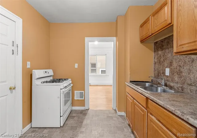 5th image of 6559 Barrie St, Dearborn, MI 48126 | MLS# 61002456