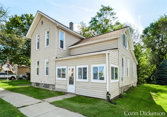 Photo 2 of Sale Pending at 108 S Michigan Ave, Vicksburg, MI 49097 | MLS# 70554970 | Listing updated on 2026-08-30