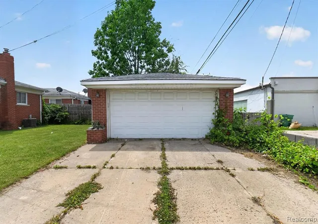 Homes for sale in Eastpointe, MI | 18327 Holland Ave, Eastpointe, MI 48021 | MLS# 61002656