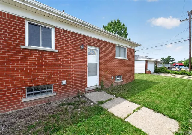 4th image of 18327 Holland Ave, Eastpointe, MI 48021 | MLS# 61002656