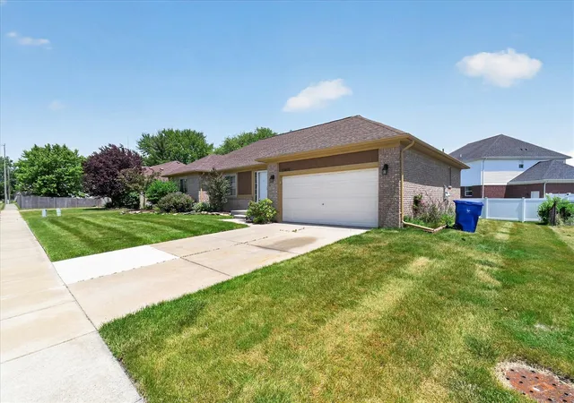 Homes for sale in Fraser, MI | 33470 Paoletti Dr, Fraser, MI 48026 | MLS# 70538730