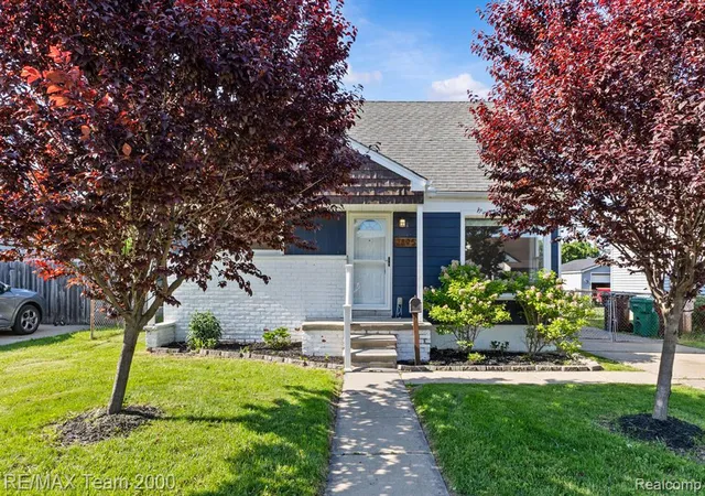 2nd image of 28952 Bridge St, Garden City, MI 48135 | MLS# 60999116