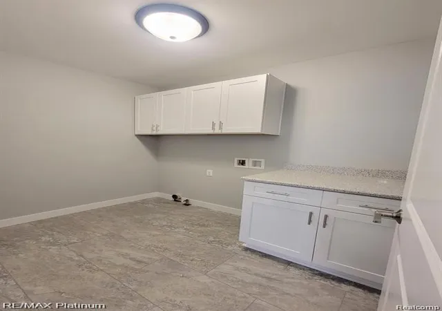 25th image of 830 Oakwood Cir #33, Fenton, MI 48430 | MLS# 60975828