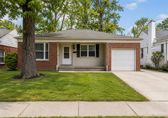 Homes for sale in Harper Woods, MI | 20882 Hawthorne St, Harper Woods, MI 48225 | MLS# 61007803