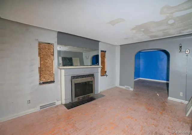 4th image of 18712 Waltham St, Detroit, MI 48205 | MLS# 60977106