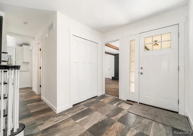 image of 26914 Pebblestone St, Southfield, MI 48034 | MLS# 61008725
