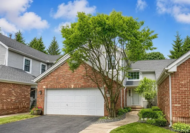 2nd image of 1168 Fairways Blvd, Troy, MI 48085 | MLS# 61021488