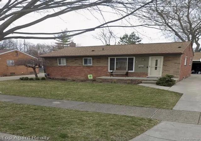 1st image of 4703 Kensington Dr, Warren, MI 48092 | MLS# 60992078