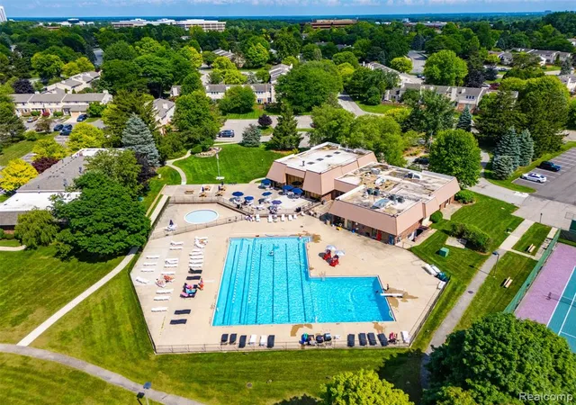 43rd image of 1794 Brentwood Dr, Troy, MI 48098 | MLS# 61009279