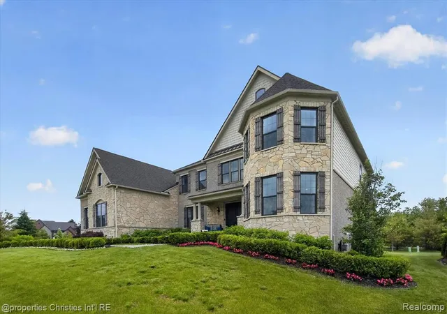 Photo 4 of Sale Pending at 47711 Dunhill Ct, Northville, MI 48167 | MLS# 61000767 | Listing updated on 2026-08-03