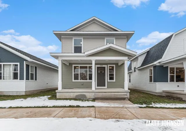 Photo 1 of Single family home for sale at 2105 Willard Ave, Grand Rapids, MI 49507 | MLS# 70537802 | Listing updated on 2026-07-13