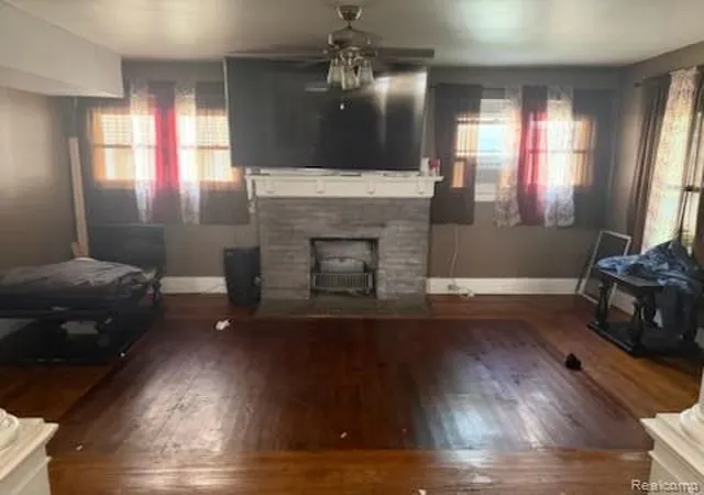 5th image of 213 S Porter St, Saginaw, MI 48602 | MLS# 61006641