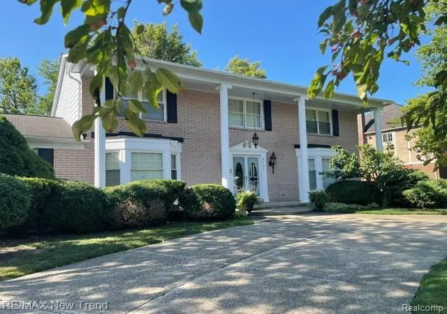 1st image of 4727 S Knoll Rd, West Bloomfield, MI 48323 | MLS# 61022576