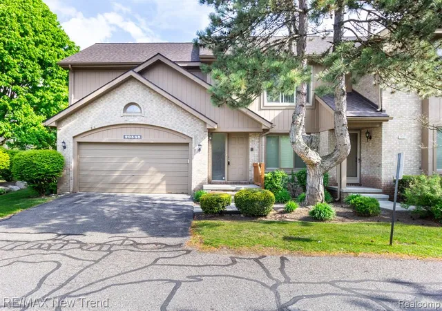 Homes for sale in Farmington Hills, MI | 29583 Sierra Pointe Cir, Farmington Hills, MI 48331 | MLS# 60991799