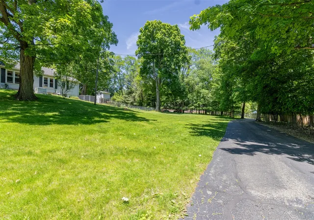 5th image of 1722 W Kilgore Rd, Kalamazoo, MI 49008 | MLS# 70535728