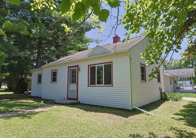 1st image of 1002 E Sugnet Rd, Midland, MI 48642 | MLS# 50214395