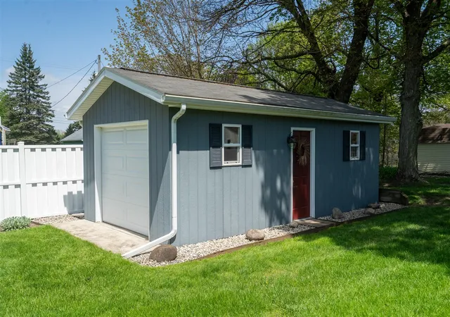 Homes for sale in Kalamazoo, MI | 1904 Seminole St, Kalamazoo, MI 49006 | MLS# 70531003