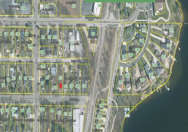 8th image of 213 E Fifteenth St, Traverse City, MI 49684 | MLS# 80068448