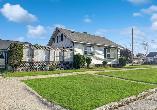 Photo 1 of Sale Pending at 1928 N 2nd Ave, Escanaba, MI 49829 | MLS# 50219736 | Listing updated on 2026-10-08