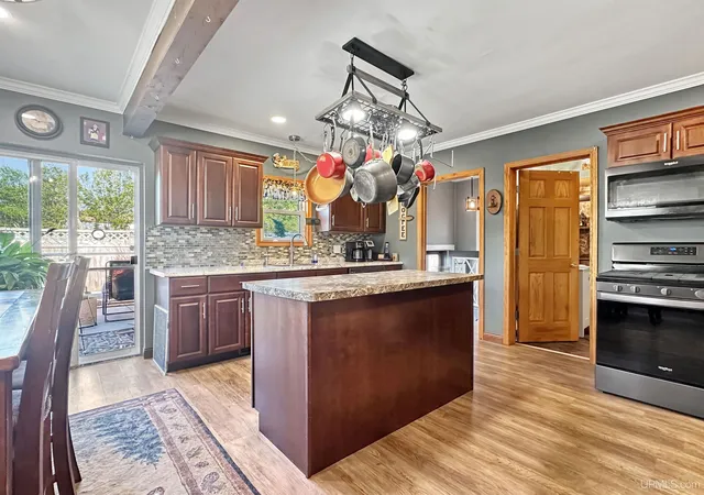 Photo 2 of Sale Pending at 1928 N 2nd Ave, Escanaba, MI 49829 | MLS# 50219736 | Listing updated on 2026-10-08