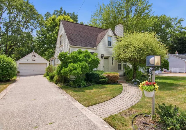 1st image of 19650 Huntington Ave Ave, Harper Woods, MI 48225 | MLS# 50217093