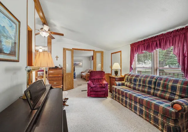 Photo 4 of Single family home for sale at 425 E Maple St, Gladwin, MI 48624 | MLS# 50215412 | Listing updated on 2026-09-15