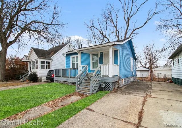 Photo 2 of Single family home for sale at 6065 Plainview Ave, Detroit, MI 48228 3924 | MLS# 61024879 | Listing updated on 2026-08-27