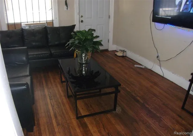 4th image of 15017 Wildemere St, Detroit, MI 48238 | MLS# 60395713