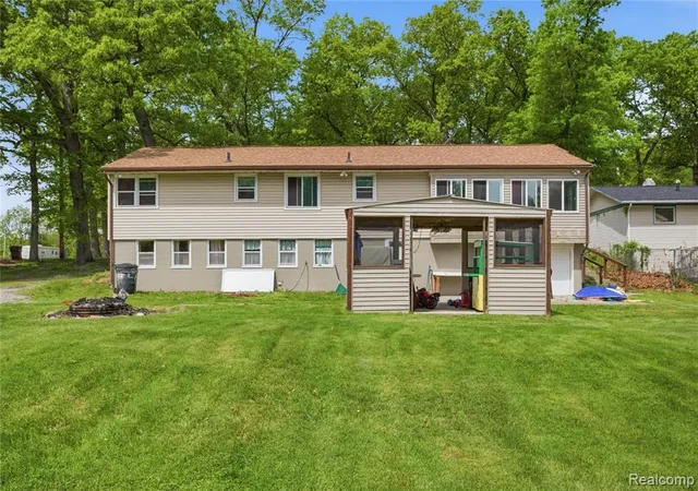 Homes for sale in Jackson, MI | 2705 Glendale Rd, Jackson, MI 49203 | MLS# 60997368