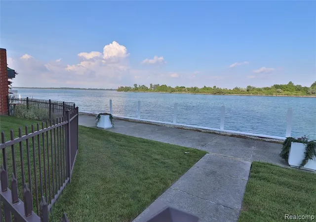 Listing Photo 2 - Condo for sale in building located at 3301 Biddle Ave, Wyandotte, MI 48192 - Unit #2B