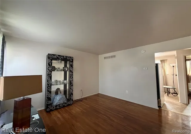 Photo 3 of Sale Pending at 23517 Baker St, Taylor, MI 48180 3405 | MLS# 61023991 | Listing updated on 2026-09-15
