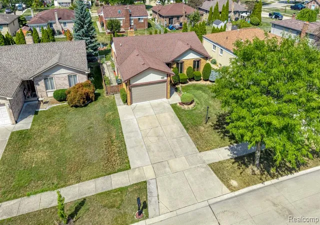 Photo 3 of Sale Pending at 38715 Mount Kisco Dr, Sterling Heights, MI 48310 3220 | MLS# 61022532 | Listing updated on 2026-09-05