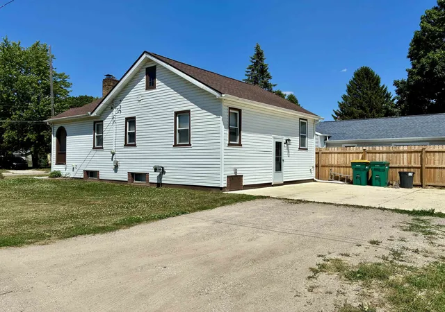 Photo 2 of Sale Pending at 509 W Main St, Durand, MI 48429 | MLS# 50213779 | Listing updated on 2026-08-09