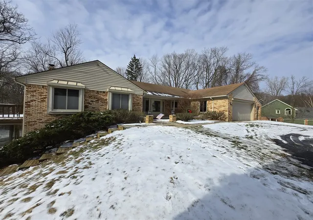1st image of 35903 Howard Rd, Farmington, MI 48331 | MLS# 70452711